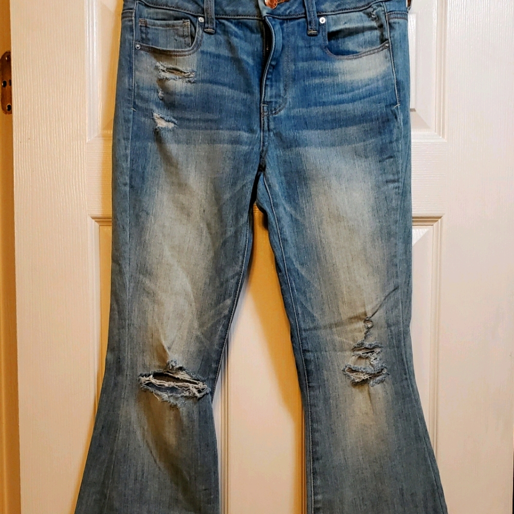 Women's high rise American Eagle Flare Jeans